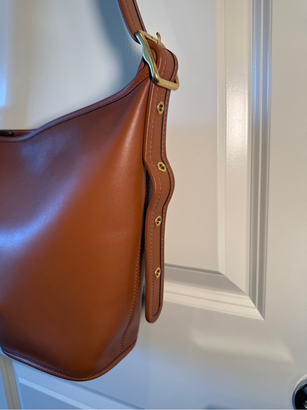 COACH - Duffle Sac Crossbody Bucket Bag in Amber Leather - Picture 4 of 15